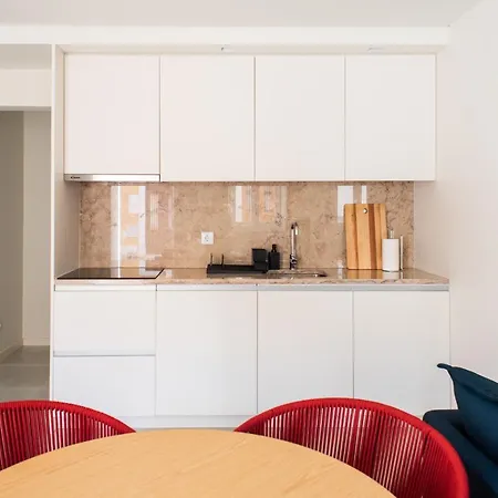 Апартаменти Pardal 15 - Boutique 2 Bed With Free Parking Nearby