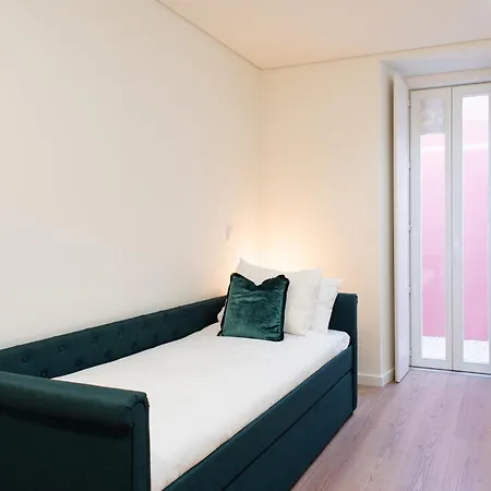 Апартаменти Pardal 15 - Boutique 2 Bed With Free Parking Nearby Лісабон