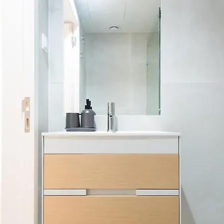 Pardal 15 - Boutique 2 Bed With Free Parking Nearby * Lisboa