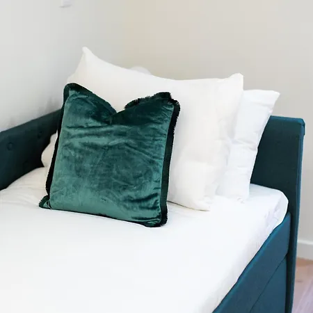 Pardal 15 - Boutique 2 Bed With Free Parking Nearby Apartment *